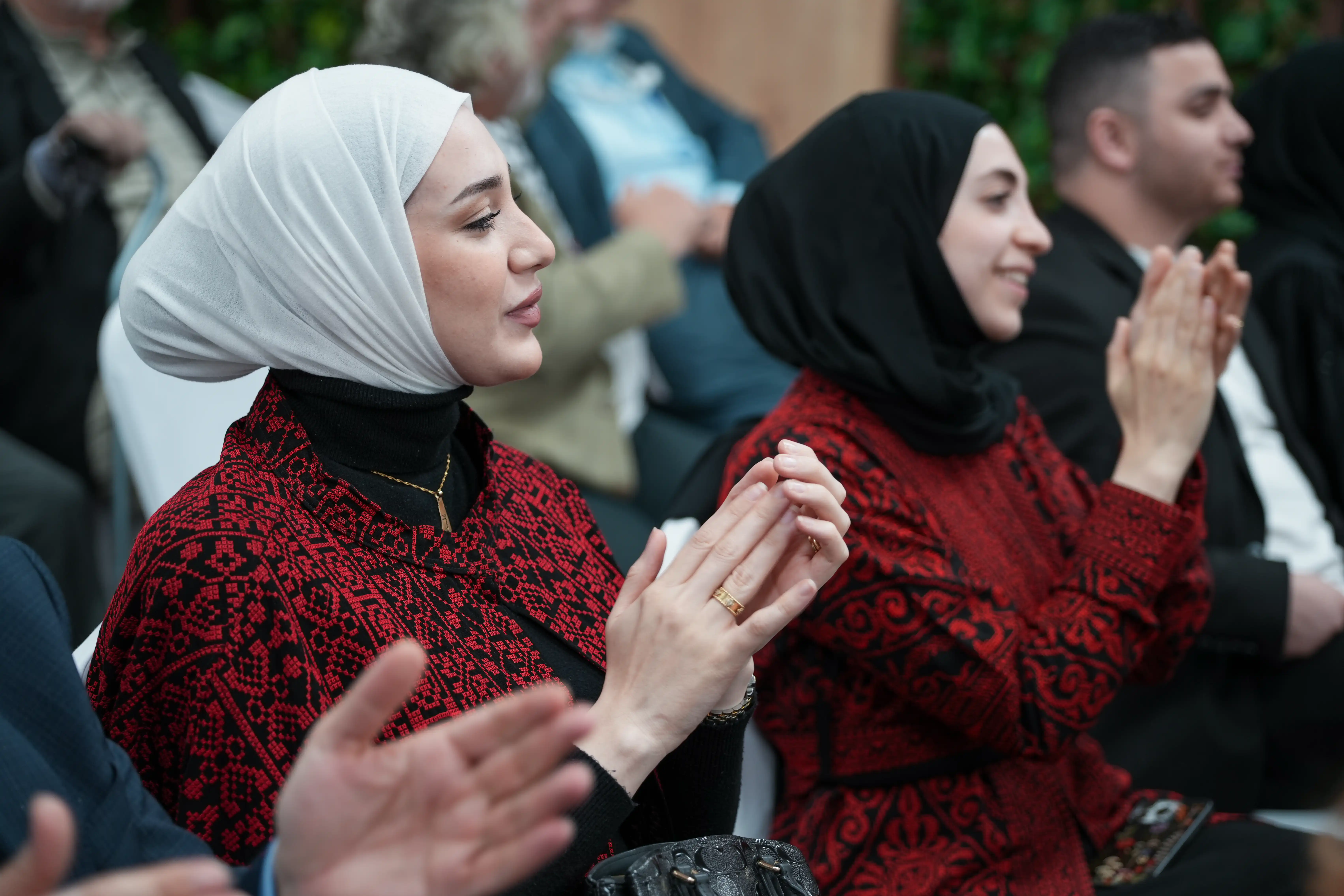 ضيوف  تدشين موسوعة المخيمات الفلسطينية